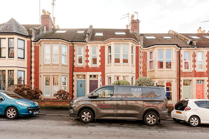 4 Bedroom Terraced House For Sale In Leighton Road, Southville, Bristol, BS3