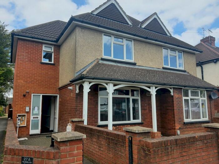 2 Bedroom Flat To Rent In Blundell Road, Luton, LU3