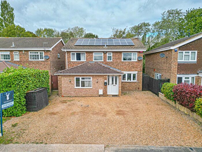 7 Bedroom Detached House For Sale In Windmill Hill Drive, Bletchley, MK3
