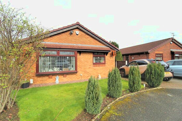 2 Bedroom Detached Bungalow To Rent In Elderfield Drive, Bredbury, Stockport, SK6