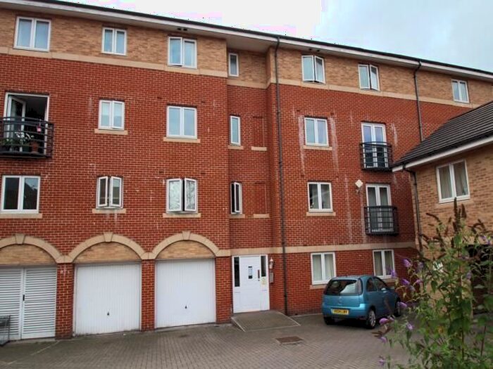 2 Bedroom Flat To Rent In Saltash Road, Churchward, Swindon, SN2