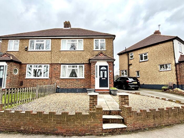 3 Bedroom Semi Detached House For Sale In Hook Road, Chessington, Surrey., KT9