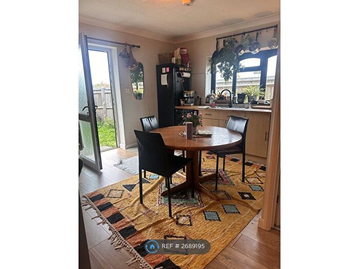 2 Bedroom Bungalow To Rent In Willow Court, Uckfield, TN22