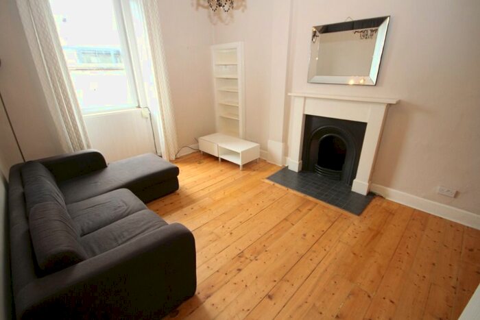 1 Bedroom Flat To Rent In Hermand Street, Slateford, Edinburgh, EH11