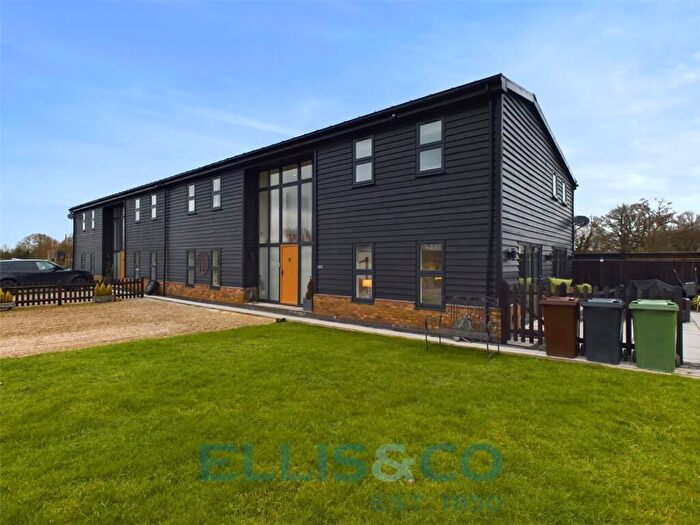 4 Bedroom Barn Conversion For Sale In Willow Lane, Paddock Wood, Tonbridge, TN12