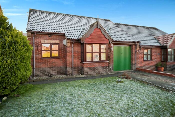 2 Bedroom Bungalow For Sale In Heathfield Avenue, Branston, Lincoln, LN4