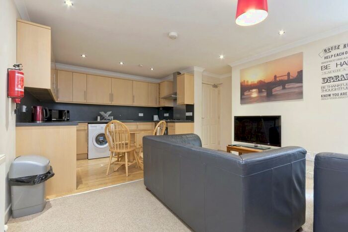 3 Bedroom Flat To Rent In Bon Accord Street, City Centre (Basement Centre), Aberdeen, AB11