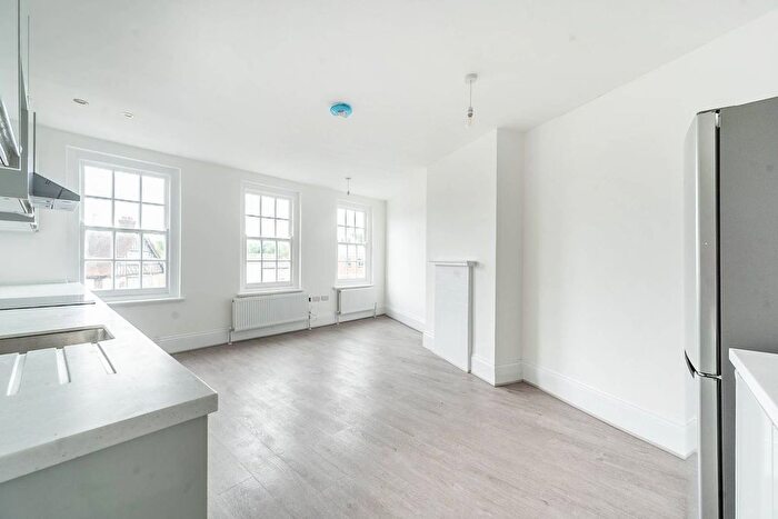 3 Bedroom Flat To Rent In Bridge Street, Pinner, HA5