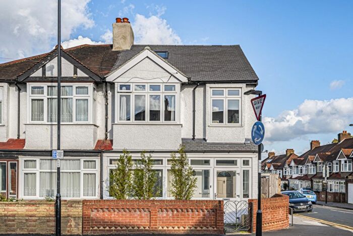 4 Bedroom Detached House To Rent In Birchanger Road, London, SE25
