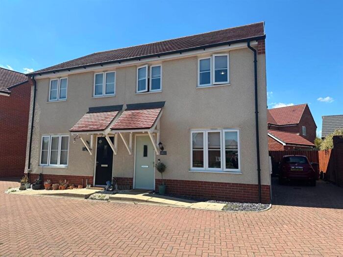 3 Bedroom Detached House For Sale In Oxlip Way, Stowupland, Stowmarket, IP14