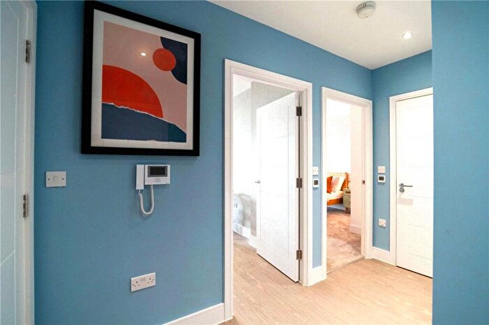 1 Bedroom Flat For Sale In Sandy Road, Erith, DA8