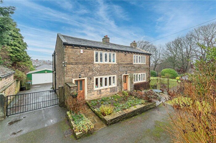 4 Bedroom Detached House For Sale In Greenside, Clayton, Bradford, West Yorkshire, BD14