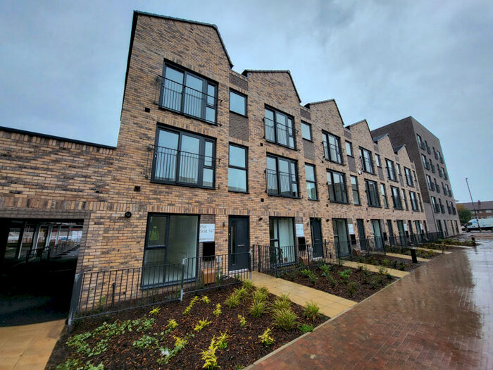 3 Bedroom Town House To Rent In Dodie Smith Walk, Stretford, Manchester., M32