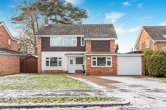 4 Bedroom Detached House For Sale In Peppard Road, Emmer Green, Reading, RG4