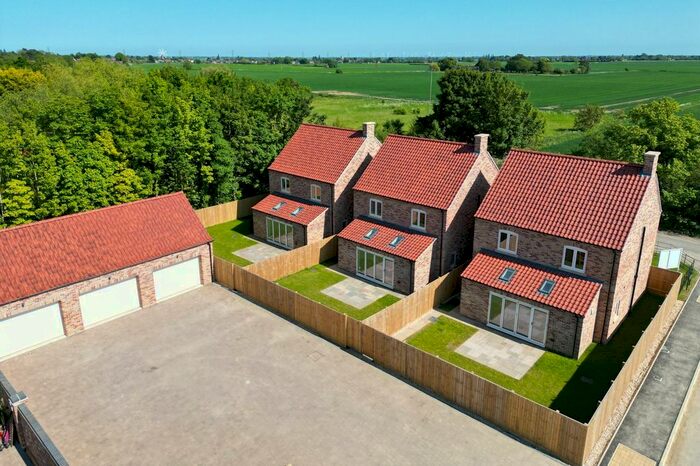 3 Bedroom Detached House For Sale In Burton Road, Heckington, NG34