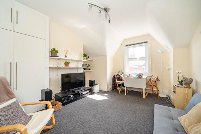 1 Bedroom Flat For Sale In Lyncroft Gardens, London, NW6