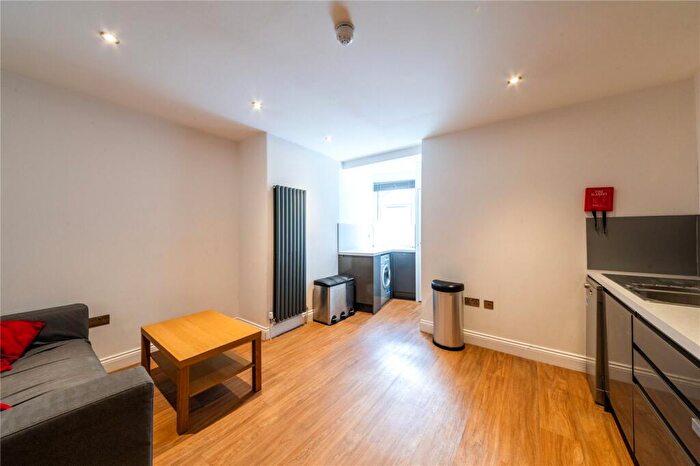 2 Bedroom Apartment To Rent In Lower Bristol Road, BA2