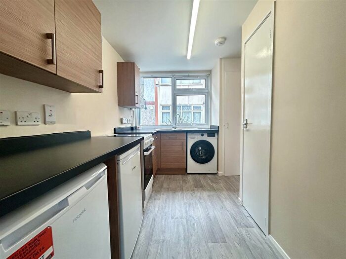 2 Bedroom Property To Rent In Berecroft, Harlow, CM18