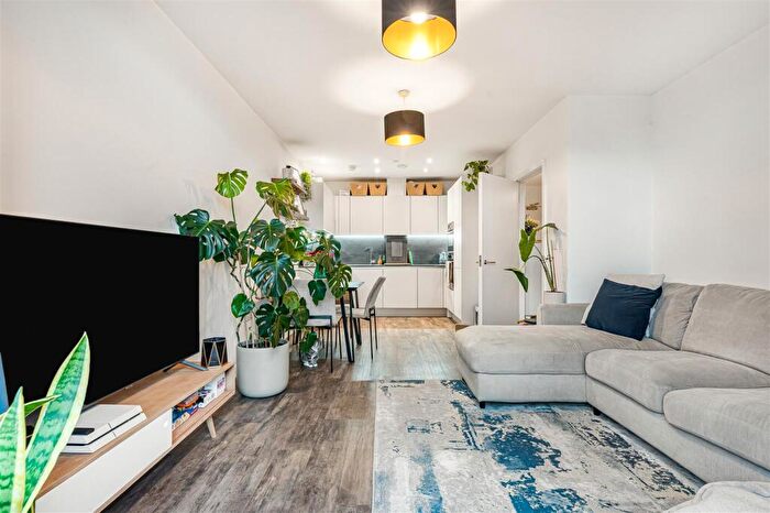 1 Bedroom Flat For Sale In Clarkson Crescent, Walthamstow, London, E17