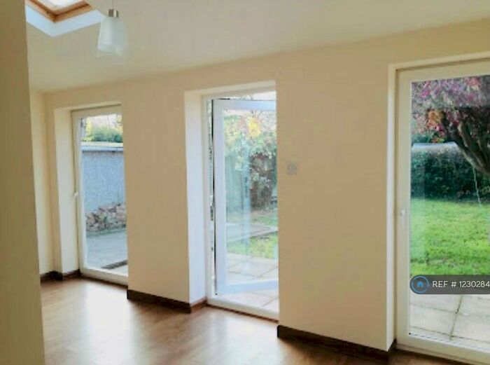 3 Bedroom Semi-Detached House To Rent In Perne Road, Cambridge, CB1