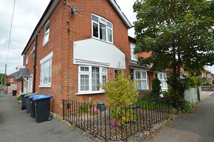 1 Bedroom Maisonette For Sale In Chapel Grove, Addlestone, KT15
