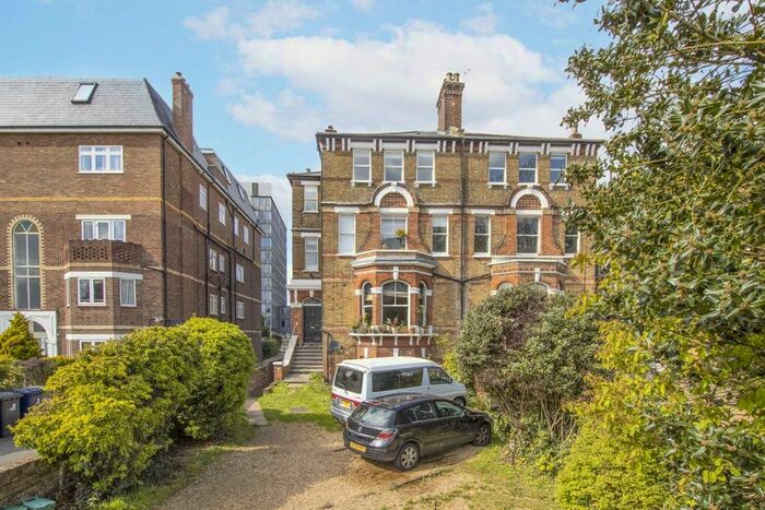 3 Bedroom Flat To Rent In Mattock Lane, London, W5