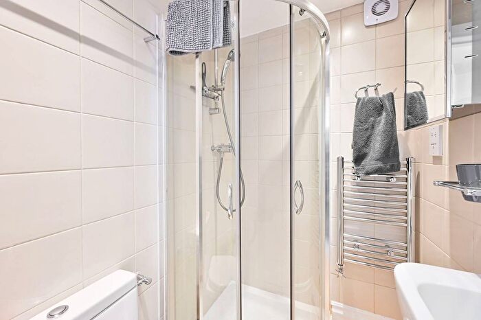 3 Bedroom Mews To Rent In Astwood Mews, South Kensington, London, SW7