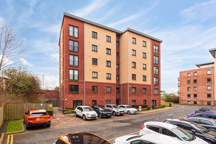 2 Bedroom Flat For Sale In B/ Slateford Gait, Edinburgh, EH11