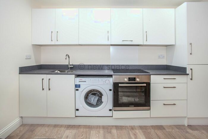 Studio To Rent In Borthwick, Stratford, E15