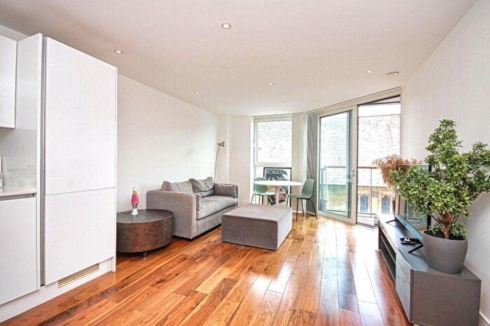 2 Bedroom Flat For Sale In Titan Court, Flower Lane, Mill Hill, London, NW7