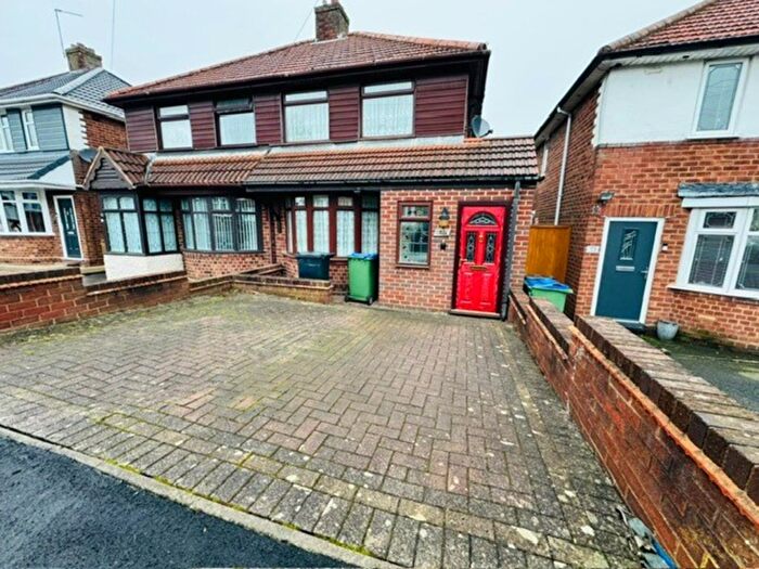 2 Bedroom Semi-Detached House To Rent In Birch Crescent, Tividale, Oldbury, B69