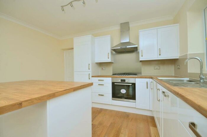 5 Bedroom Bungalow To Rent In Merrow Lane, Burpham, Guildford, GU4