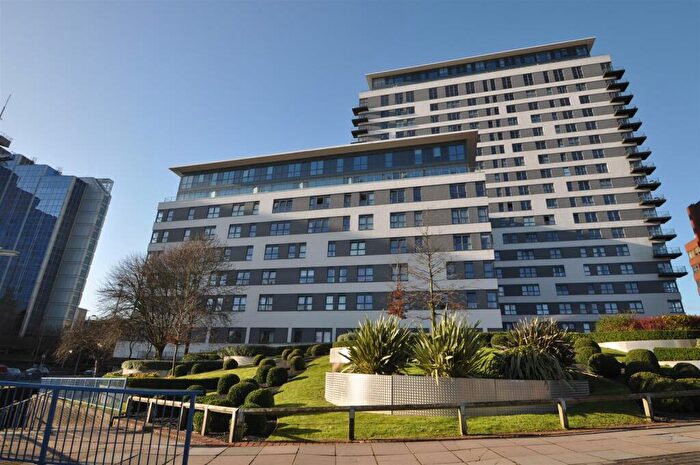 1 Bedroom Flat To Rent In Skyline Plaza, Basingstoke, RG21