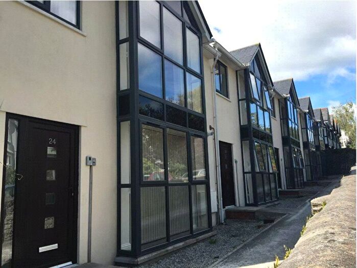 2 Bedroom Flat To Rent In Woodside, Plymouth, Devon, PL4