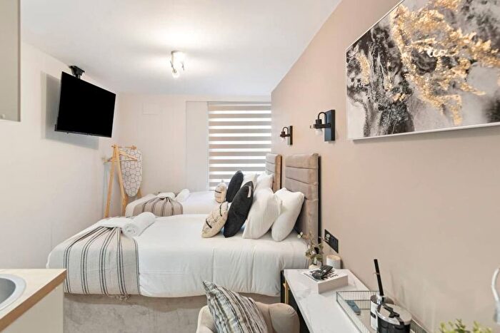 1 Bedroom Studio To Rent In Graham Rd, London, E8