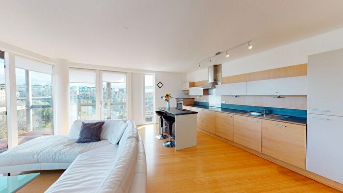 2 Bedroom Flat To Rent In Farnsworth Court, West Parkside, London, SE10