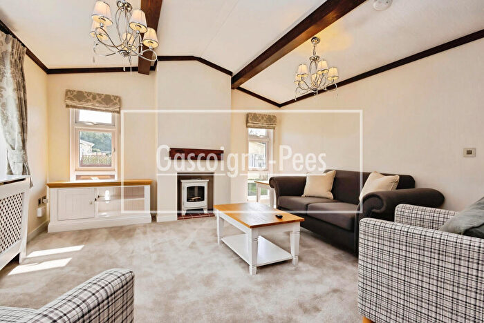 2 Bedroom Bungalow To Rent In Portsmouth Road, Thursley, GU8