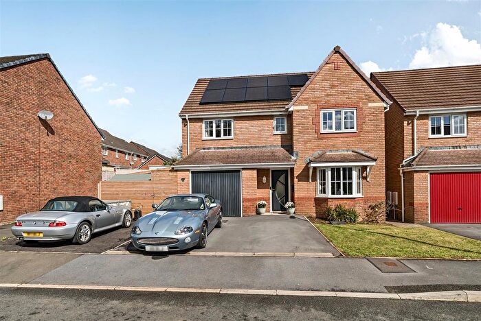 4 Bedroom Detached House For Sale In Bryn Uchaf, Llanelli, SA14