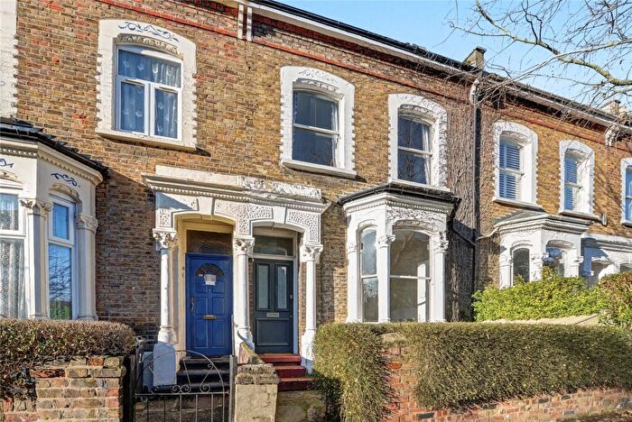 4 Bedroom Terraced House For Sale In Dynevor Road, Stoke Newington, London, N16