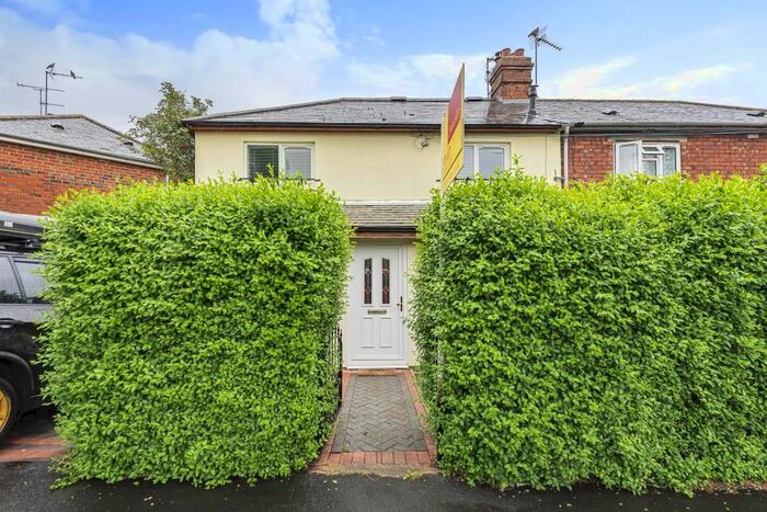 3 Bedroom Semi-Detached House To Rent In Edward Street, Banbury, OX16