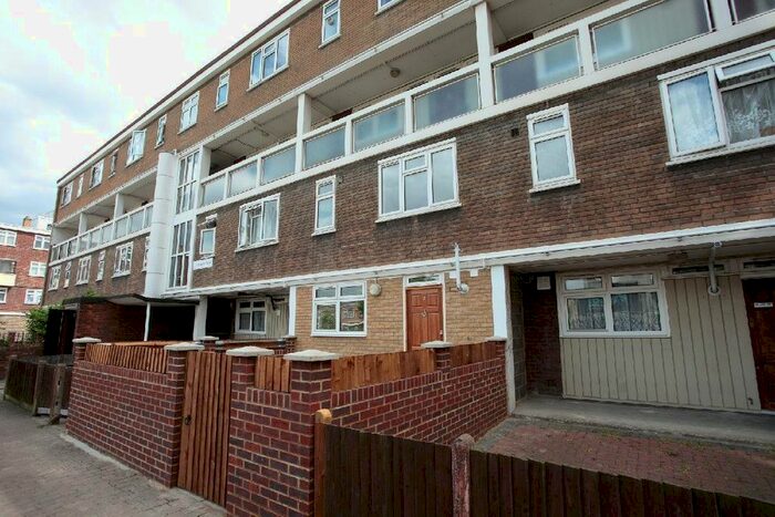 4 Bedroom Maisonette To Rent In Ellsworth Street, London, E2