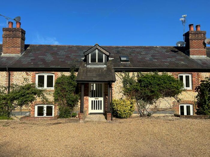 3 Bedroom Character Property To Rent In East Meon, Petersfield, Hampshire, GU32