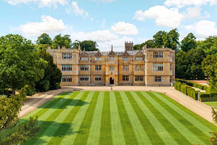 2 Bedroom Apartment For Sale In Gayhurst, Gayhurst Court, MK16