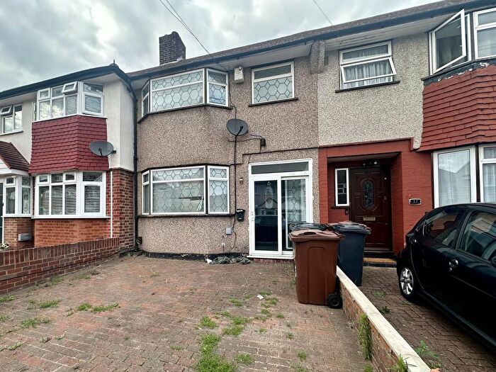 3 Bedroom Terraced House To Rent In Glencoe Drive, Dagenham, RM10