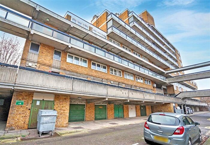 1 Bedroom Flat For Sale In Lampeter Square, Fulham, W6