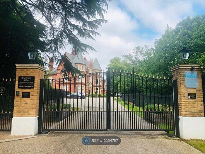 2 Bedroom Flat To Rent In Arlington House, Woodford Green, IG8