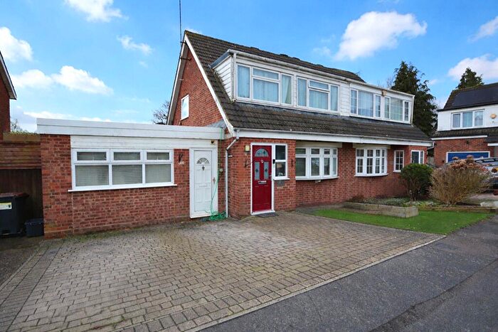 3 Bedroom Semi Detached House For Sale In Leyhill Drive, Luton, Bedfordshire, LU1