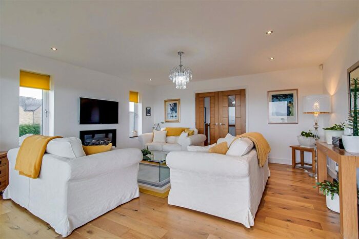 5 Bedroom Detached House For Sale In Foxroyd Lane, Dewsbury, WF12