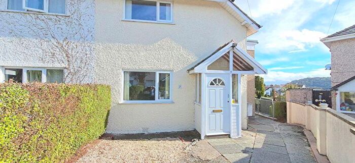 3 Bedroom Semi-Detached House For Sale In Hillcrest Road, Deganwy, LL31