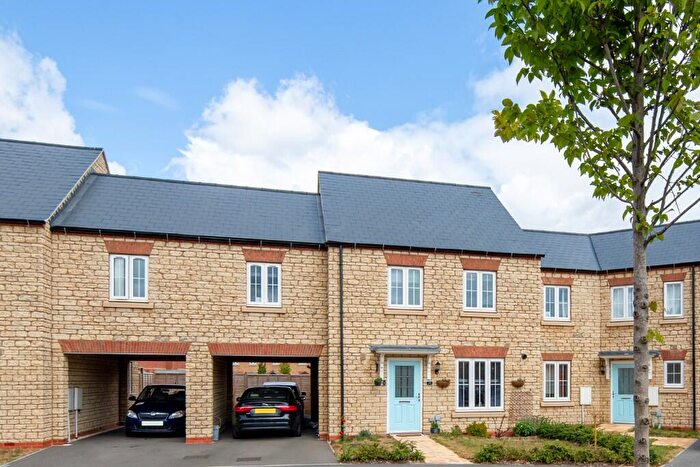3 Bedroom Detached House For Sale In Wisbech Road, Kingsmere, Bicester, Oxfordshire, OX26